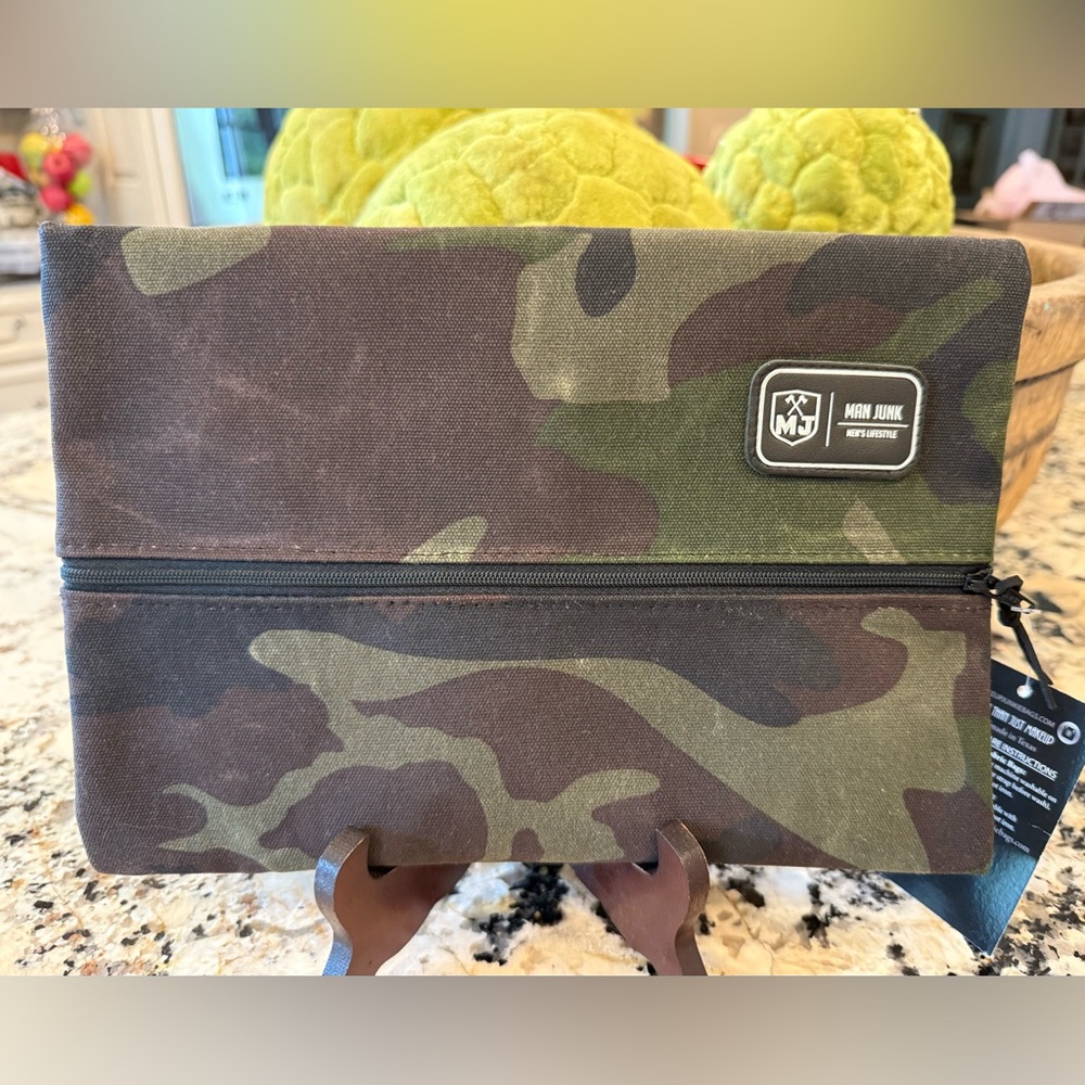 MWT Makeup Junkie Waxed Canvas Camo Man Junk Bag - Size Medium